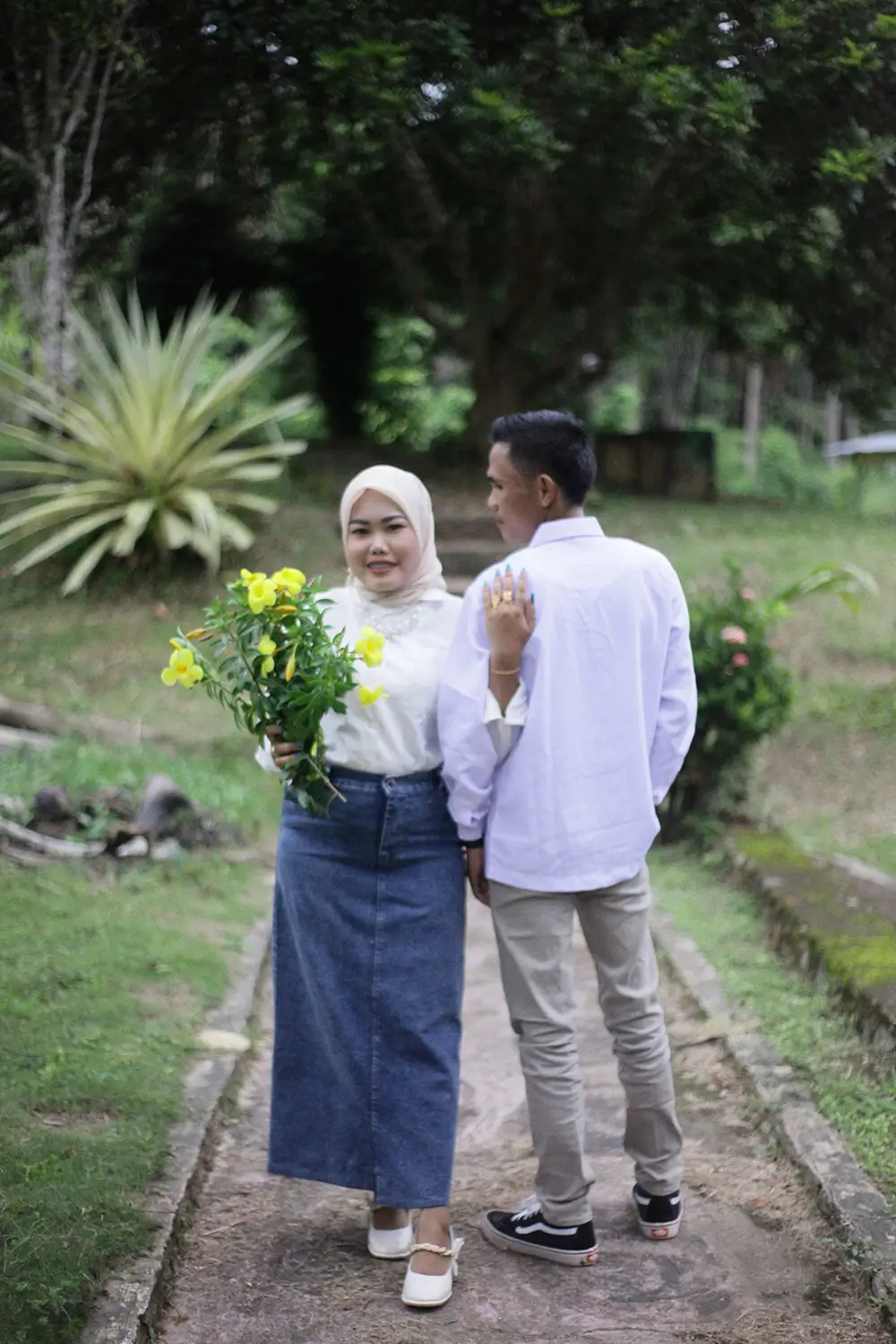 Foto - May Hasibuan & Iwan (2)